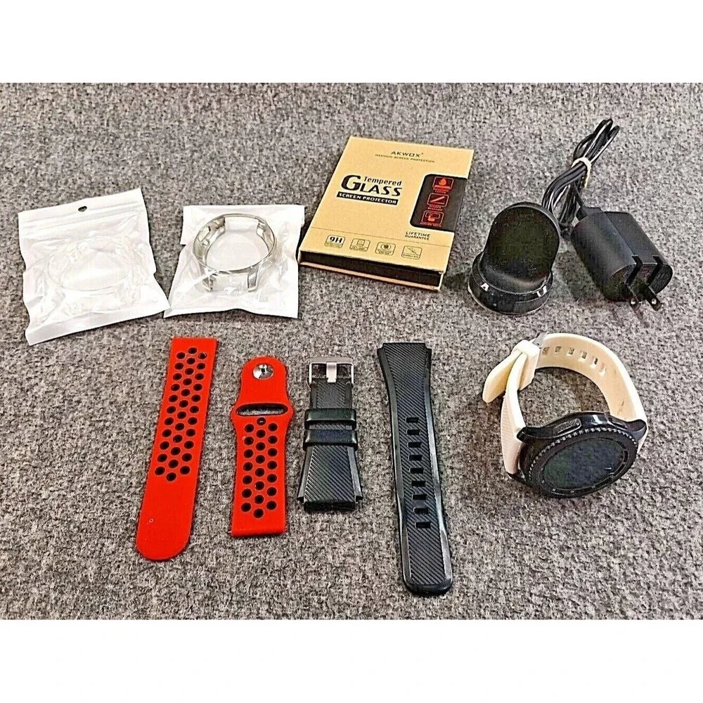 Samsung Gear S3 Smartwatch Black, with accessories SM-R760 Frontier  See Descrip
